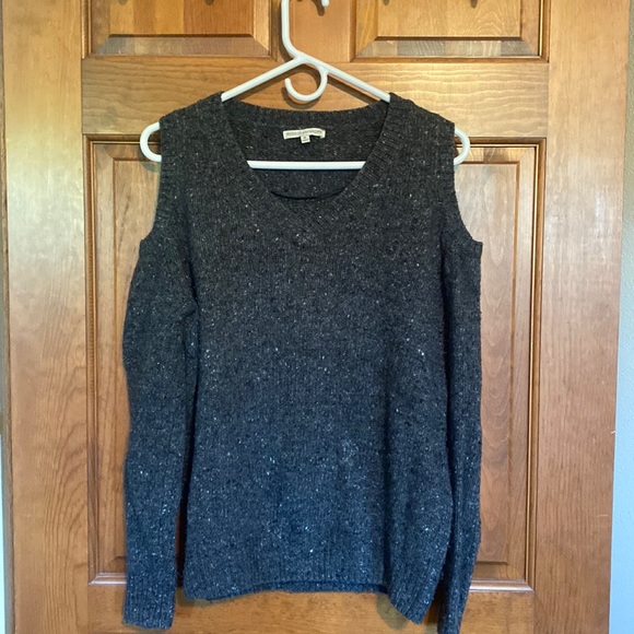 Rebecca Minkoff open shoulder sweater. Gray. Size Medium. - Picture 1 of 14
